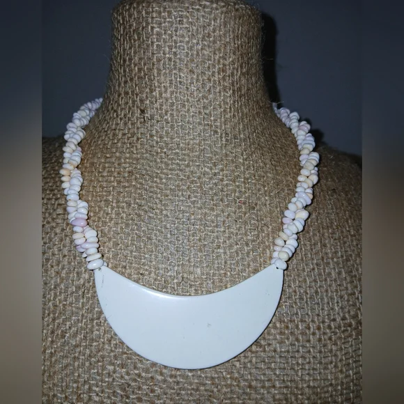 Vintage Bib Necklace/ Chocker Faux Mother Pearl/Genuine Shell Beads - Picture 3 of 6